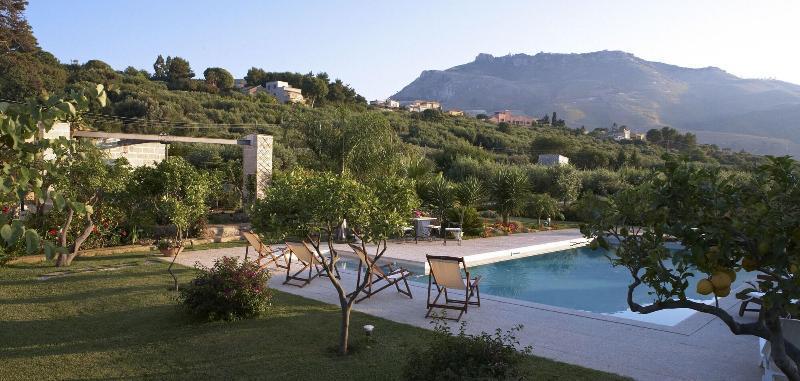 Bed and Breakfast Baglio Sant'Andrea Вальдериче Экстерьер фото