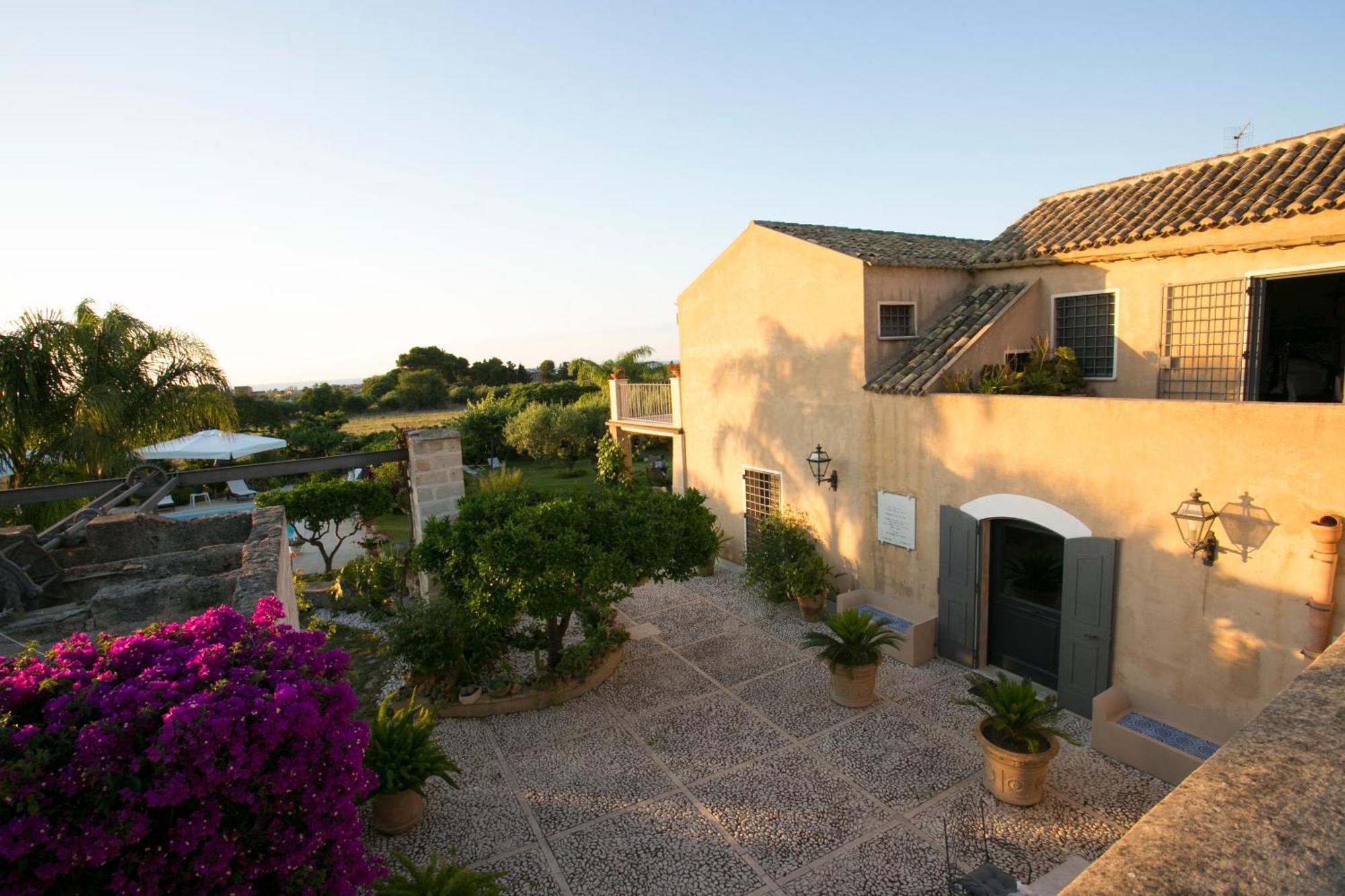 Bed and Breakfast Baglio Sant'Andrea Вальдериче Экстерьер фото