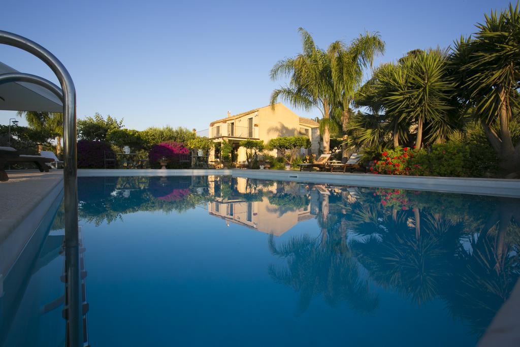 Bed and Breakfast Baglio Sant'Andrea Вальдериче Экстерьер фото