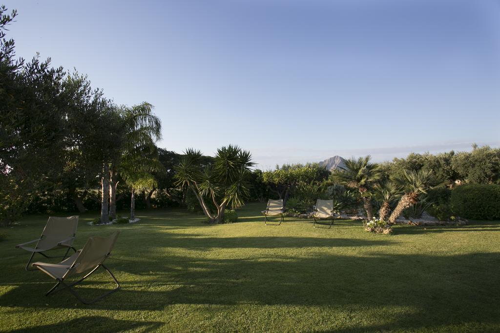 Bed and Breakfast Baglio Sant'Andrea Вальдериче Экстерьер фото