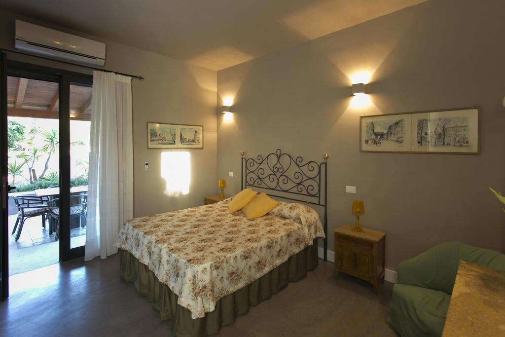 Bed and Breakfast Baglio Sant'Andrea Вальдериче Экстерьер фото